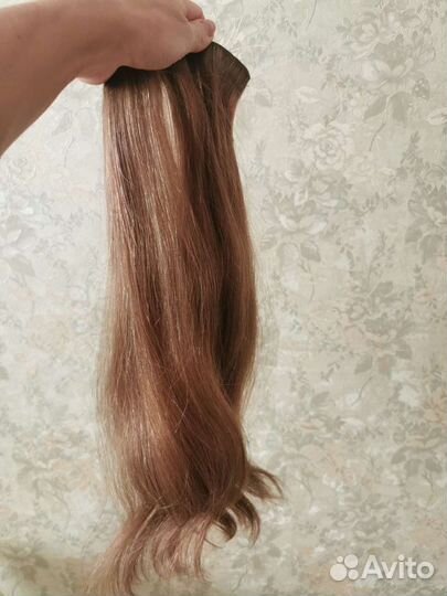 Волосы на заколках русые