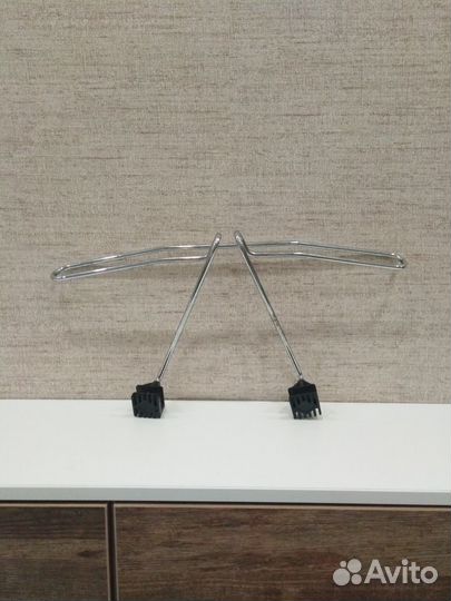 Вешалка автомобильная