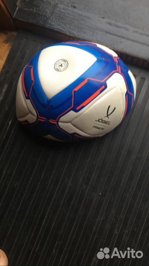 Футбольный мяч