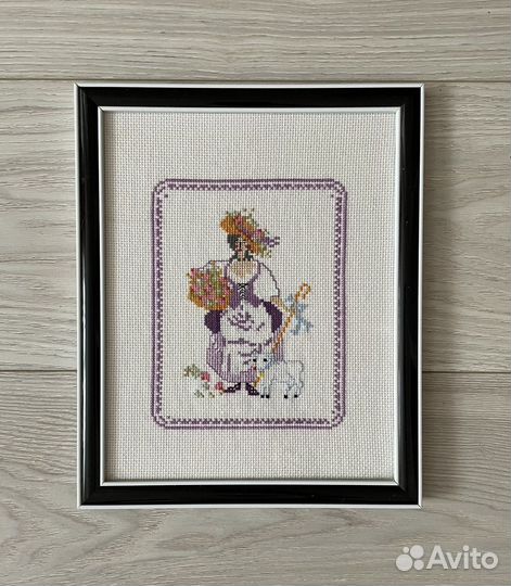 Вышитые картины в раме