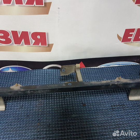 Планка под фару Mitsubishi Pajero V45W 6J72 1994
