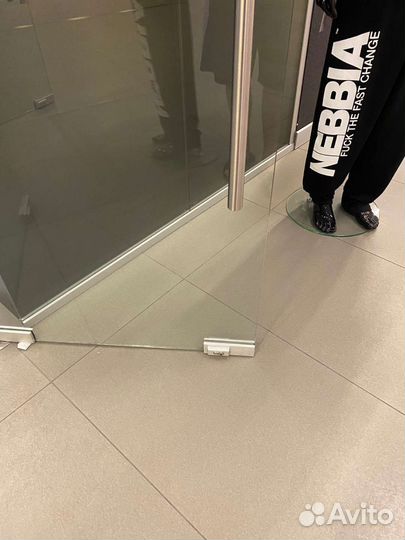 Установка дверного доводчика