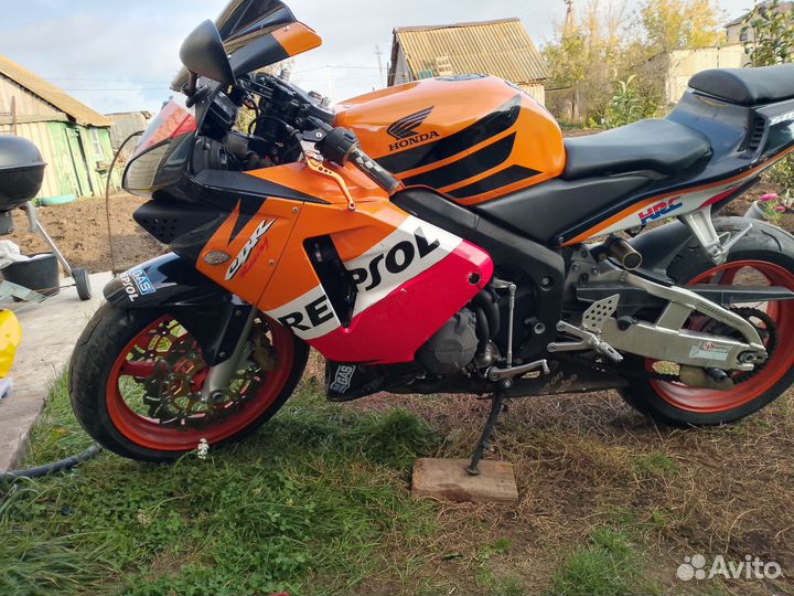 Пластик полный комплект на honda CBR600RR 2003-5