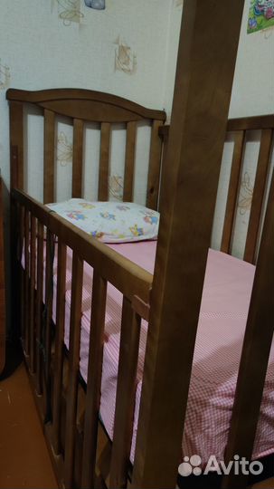 Детская кроватка с ящиком и матрасом