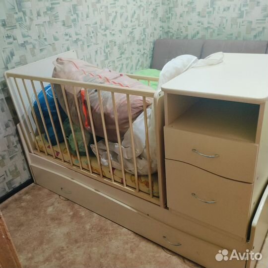 Детская кроватка