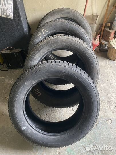 Bridgestone Blizzak Spike-02 225/60 R18 97H