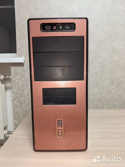 Системный блок и монитор