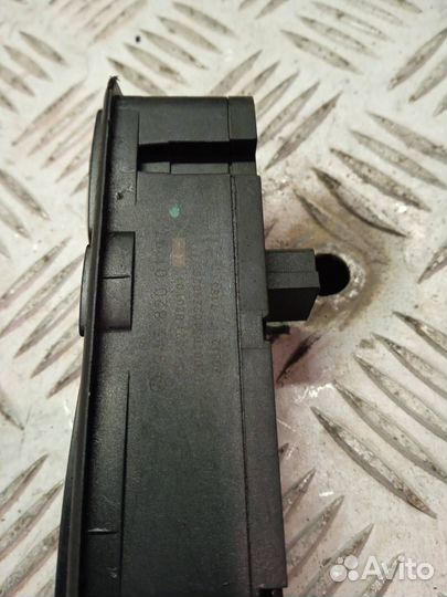 Блок управления стеклоподъемниками правой