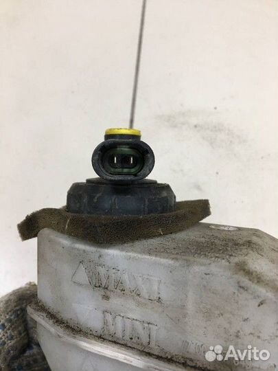 Главный тормозной цилиндр Renault Kangoo