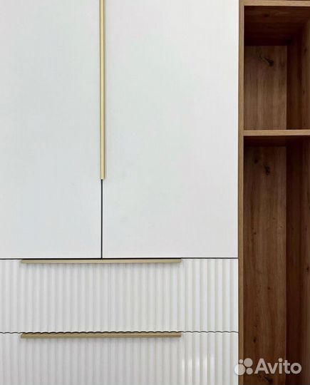 Шкаф белый до потолка на заказ