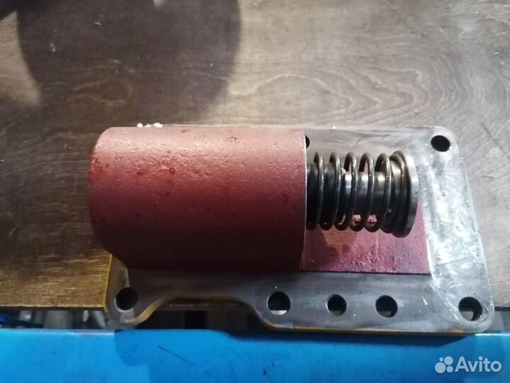 Клапан тормозной в сборе левый 16Y-17-00028T