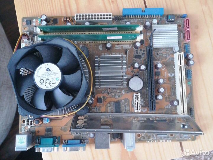 Материнская плата с процессором и памятью