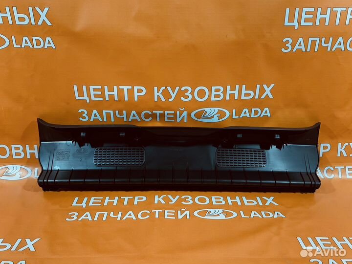 Облицовка поперечины задка LADA granta