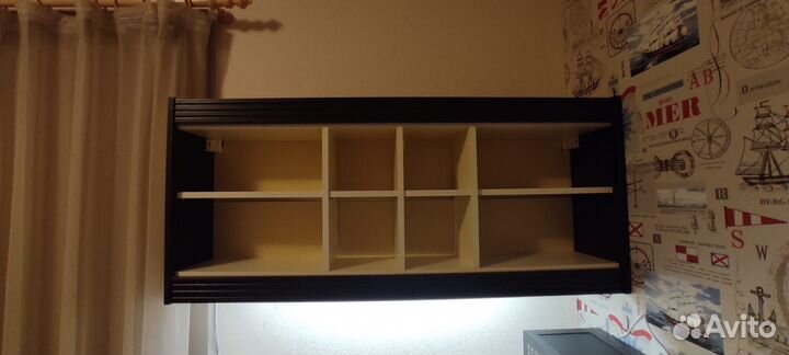 Компьютерный стол с полкой