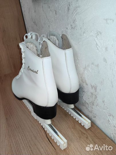 Фигурные коньки Botas Carnival размер 39