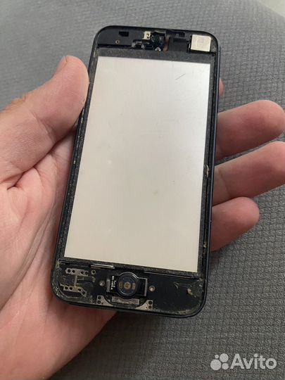 Телефон iPhone 5