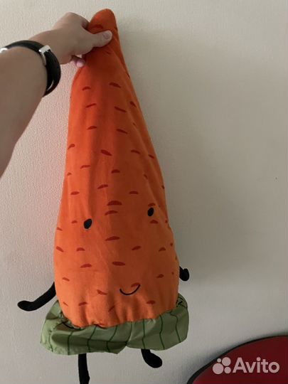 Мягкая игрушка из IKEA морковка в шортах