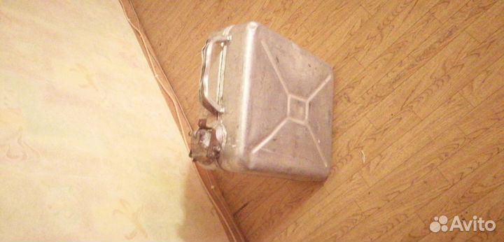 Канистра для бензина 20л