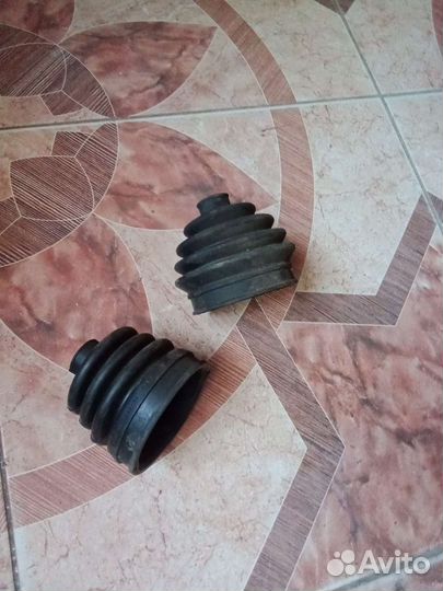 Продаю авто запчасть на санг енг истана