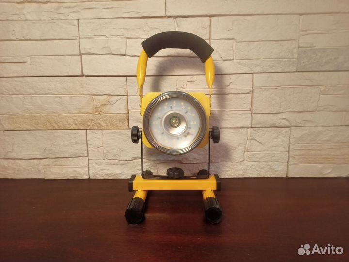 Светодиодный прожектор аккумуляторный