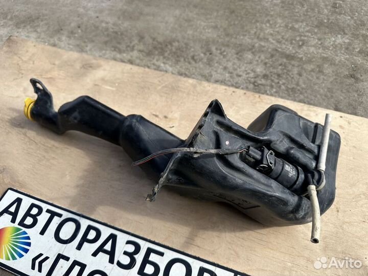 Бачок омывателя с насосом Opel Astra H 2007