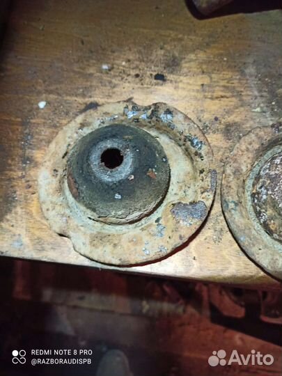 Верхняя чашка под пружину Audi 80 90