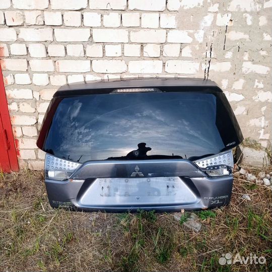Задняя дверь на mitsubishi
