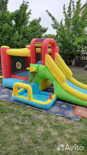 Надувной батут с горкой