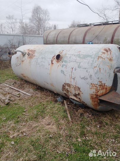 Продам,железная тара около пяти кубов,45т.р