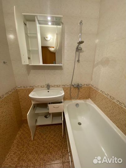 Раковина в ванную с тумбой + шкаф с зеркалом