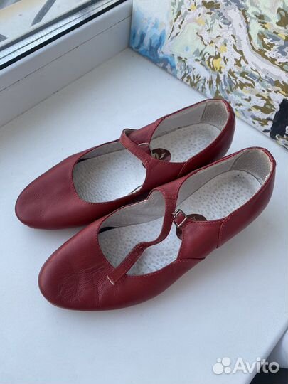 Туфли для народных танцев красные