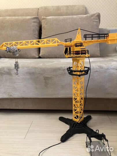 Подъемный кран игрушка