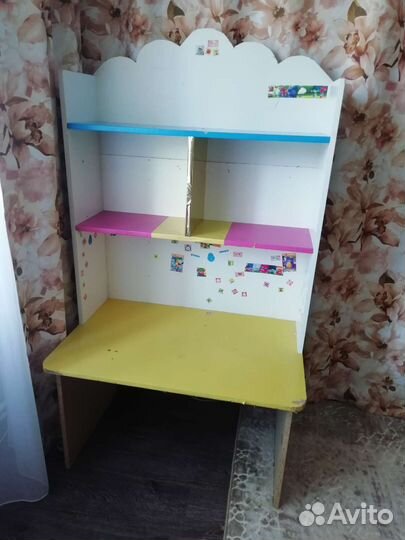 Детский стол для письма и творчества