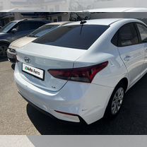 Hyundai Solaris 1.6 AT, 2017, 283 000 км, с пробегом, цена 975 000 руб.