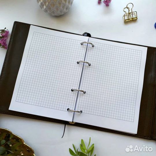 Арно: Кожаный коричневый ежедневник Арно с индивидуальной гравировкой - идеальный подарок для мужчин