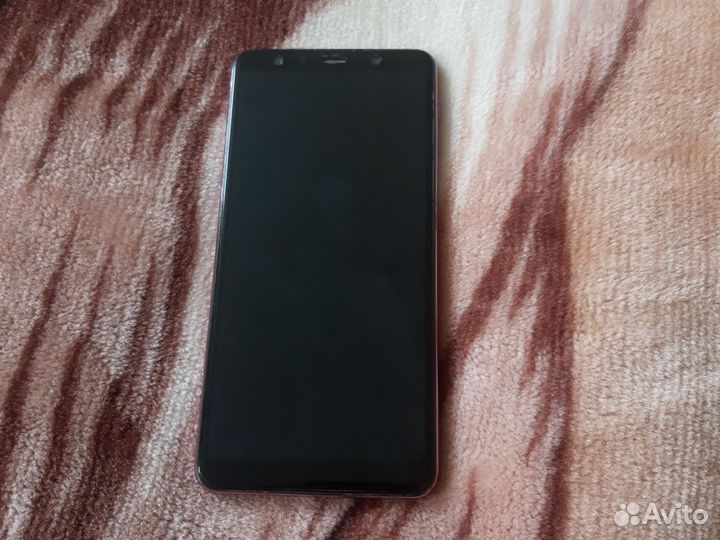 Samsung Galaxy A7 (2018), 4/64 ГБ