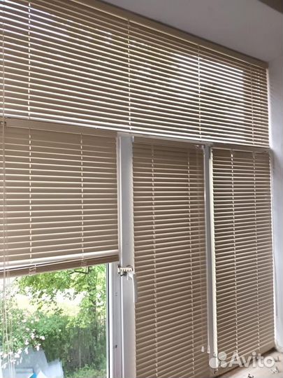 Горизонтальные деревянные жалюзи