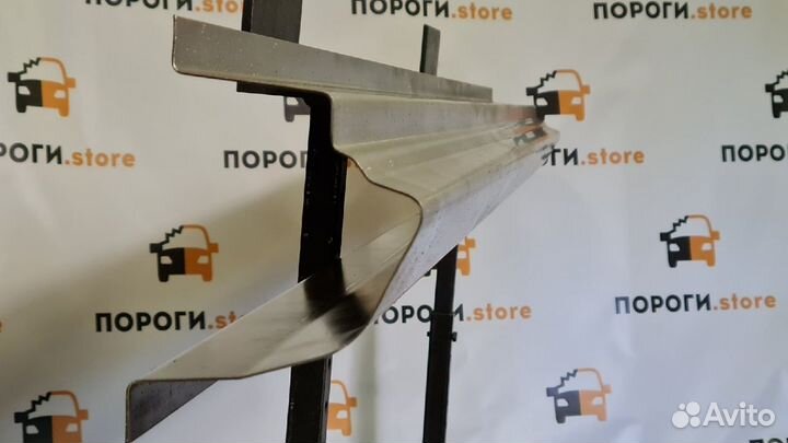 Ремонтный порог правый Nissan Presage 1