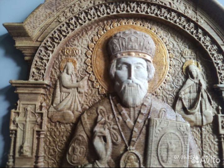 Резная икона из дерева Николай Чудотворец