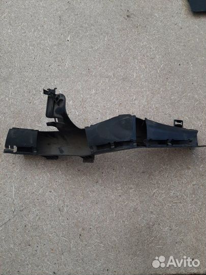 Крепеж кабеля Volkswagen Passat B6 BVY 2007