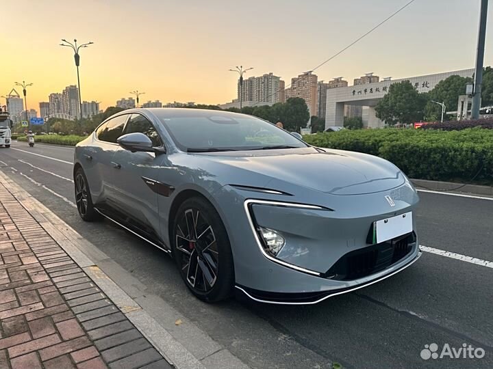 Avatr 12 578 л.с. AT, 2023, 16 000 км