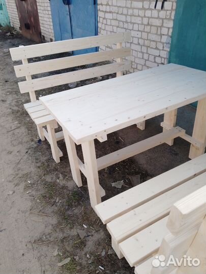 Столы и скамейки из дерева