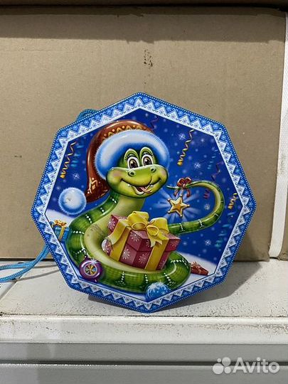 Жестяная коробка