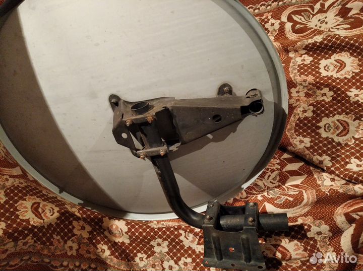 Антенна спутниковая