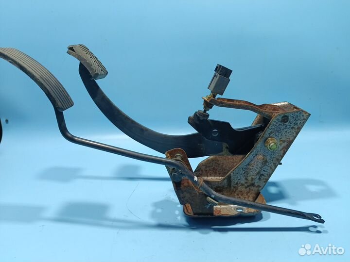 Педальный узел для Mitsubishi Lancer 6 1996-2003