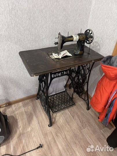 Швейная машинка