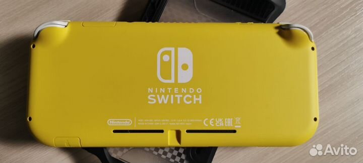 Nintendo switch lite Yellow