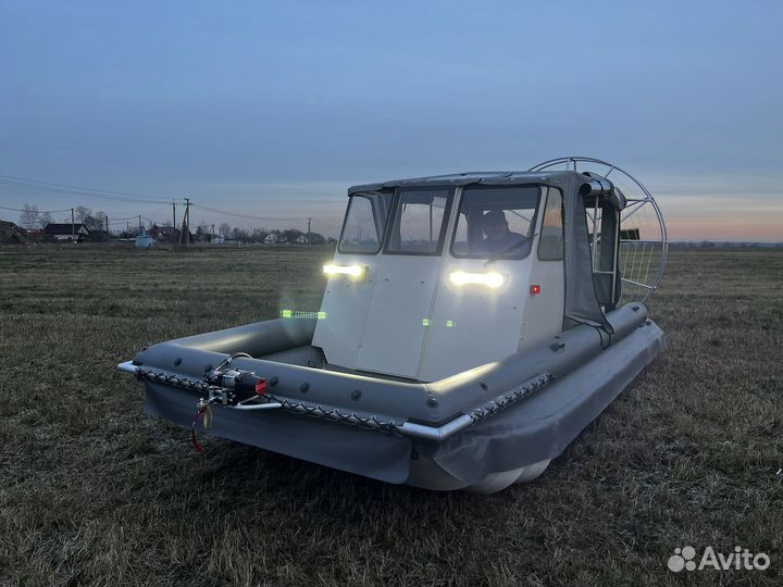 Аэролодка «Бриз 555» 200 л.с