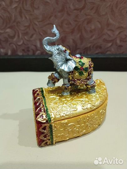 Шкатулка со слоном