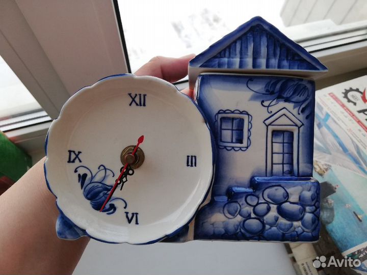 Часы, Гжель